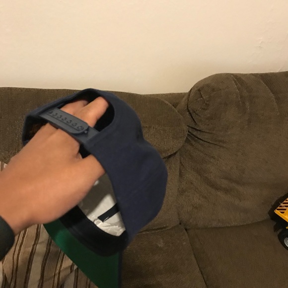 Hat - Picture 4 of 6